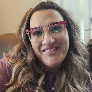 Meet your Posher, Angela